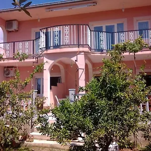 Apartment Laura, Kastela